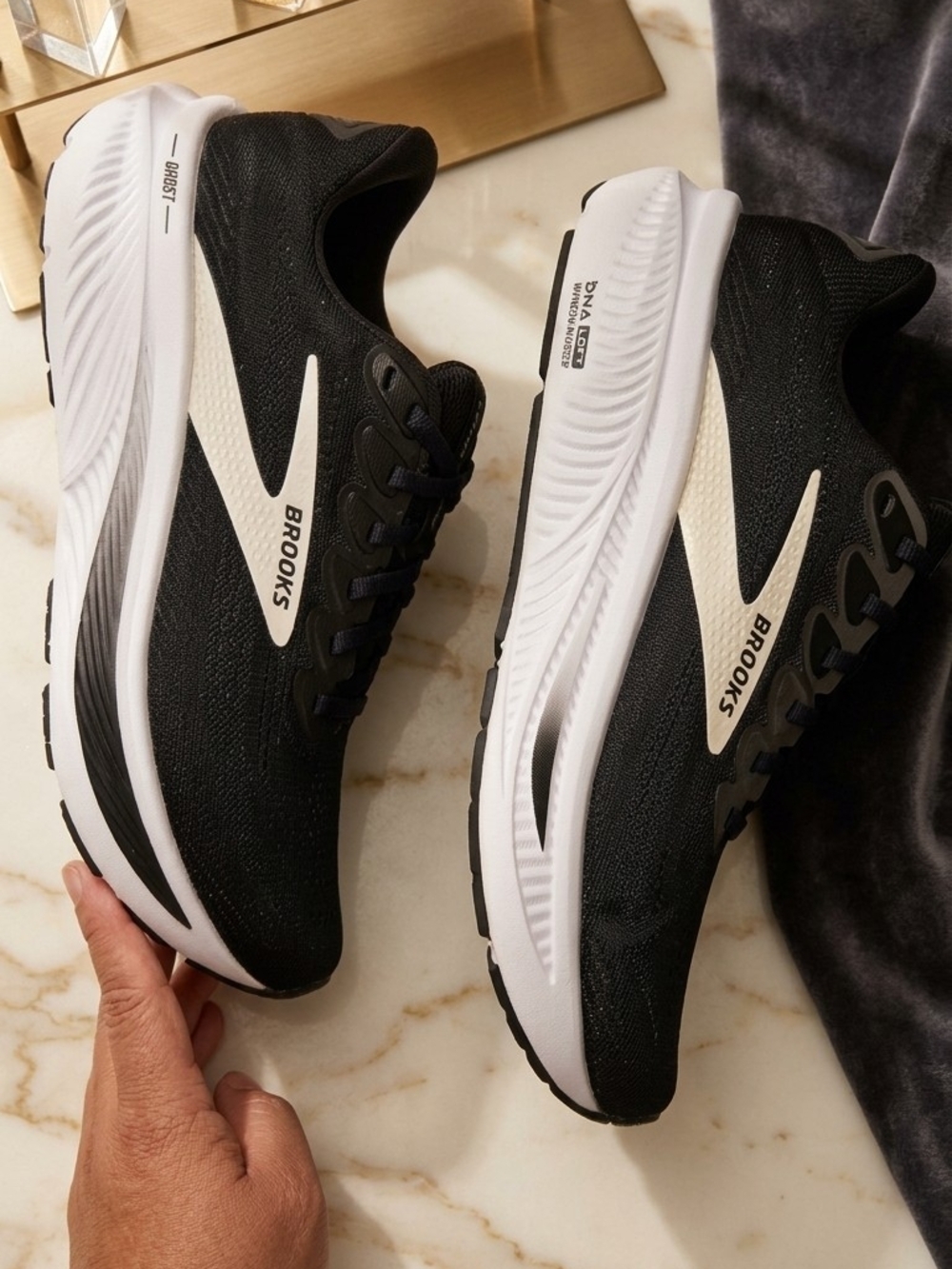 Brooks Men's Black & White Running Shoes